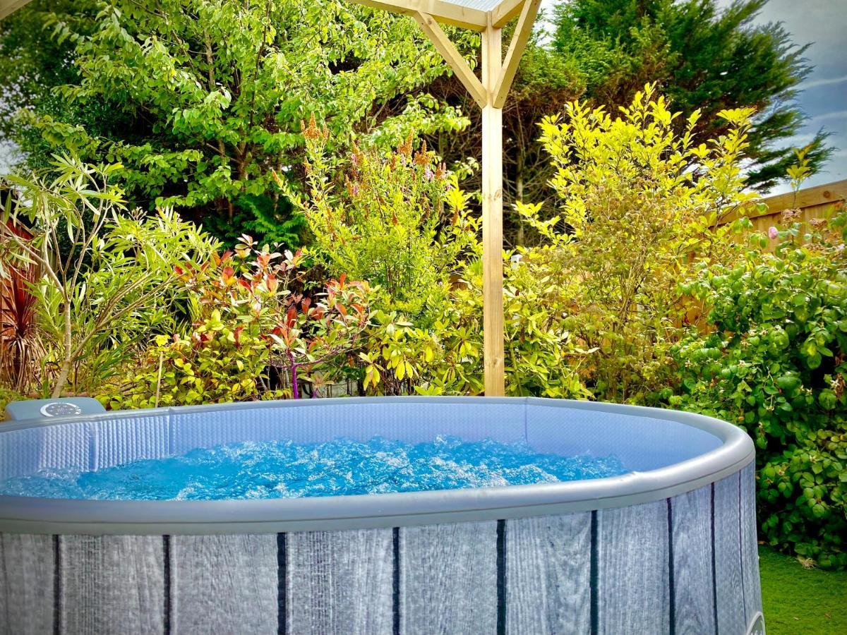 Remarkable 3-Bed Hot Tub House In 黑潭 外观 照片